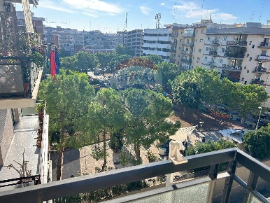 Foto Appartamento in viale Salandra, Bari Picone di 95 m² con 3 locali