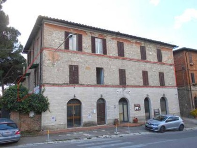 Foto Appartamento in Via Aretina, Asciano Centro di 379 m² con 11 locali