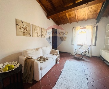 Foto Appartamento in Via del panificio, Lucca di 65 m² con 5 locali