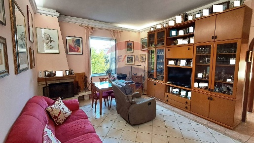 Foto Appartamento in via La Spezia, Ladispoli Centro di 110 m² con 4 locali