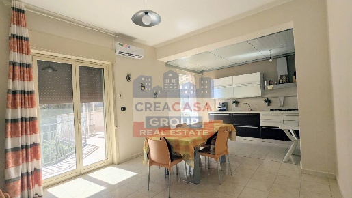 Foto Appartamento in via degli Ulivi, Giardini-Naxos Centro di 145 m²