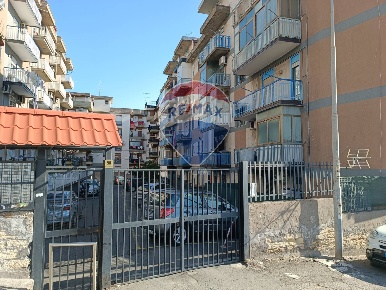 Foto Appartamento in Viale Medaglie D'Oro, Catania di 92 m² con 3 locali