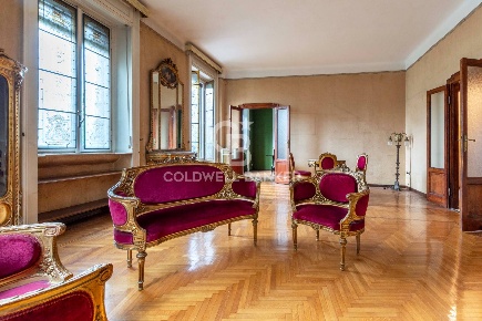 Foto Appartamento in Via Davide Carnaghi, Milano Città Studi di 200 m²