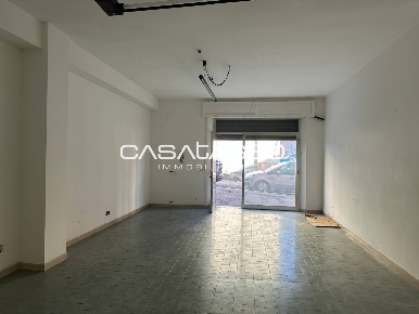Foto Locale commerciale a Macerata di 43 m² con 1 locali in vendita