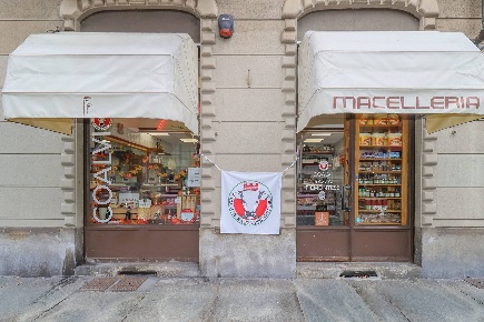 Foto Attività commerciale in Via Madama Cristina, Torino di 54 m²
