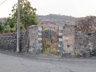 Foto Terreno agricolo in Via Elemosina, Aci Catena di 2660 m² in vendita