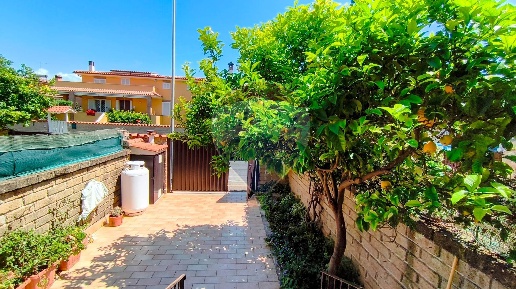 Foto Villa a schiera in Via dei Ciclamini, Ladispoli Cerreto di 100 m²