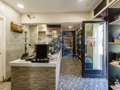 Foto Attività commerciale in Via Torino, Chivasso Centro di 80 m²