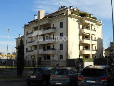 Foto Appartamento in Via Verdi, Magenta Centro di 65 m² con 2 locali