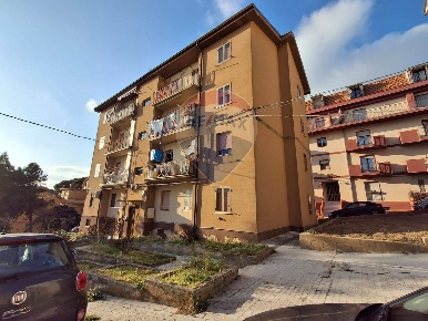 Foto Appartamento in via Maddalena Seconda, Calascibetta Centro di 100 m²