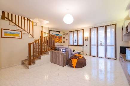 Foto Villa a schiera in via romagna, Gorgonzola di 192 m² con 4 locali