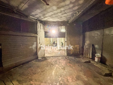 Foto Box in Via Tevere, Siracusa Gelone - Cadorna di 78 m² con 1 locali