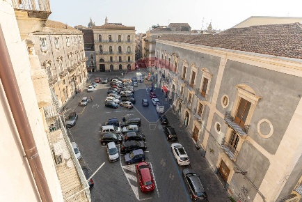 Foto Appartamento in via san michele, Catania Centro Storico di 120 m²