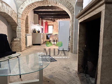Foto Appartamento in Via Alvaro De Mendoza, Sant'Omero Centro di 135 m²