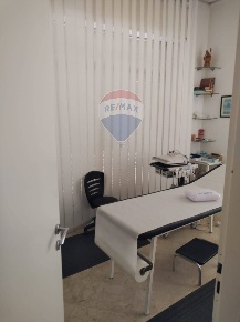 Foto Attività commerciale in Via Sardegna, Caltagirone Centro di 171 m²
