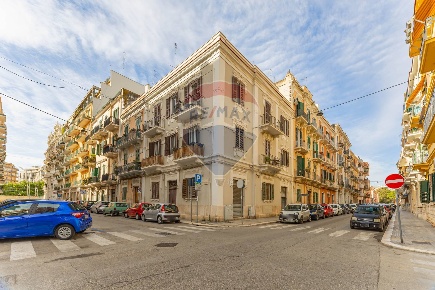Foto Appartamento in Via Michelangelo Signorile, Bari di 83 m² in vendita