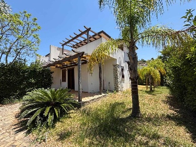 Foto Villa unifamiliare a Campofelice di Roccella di 85 m² con 4 locali