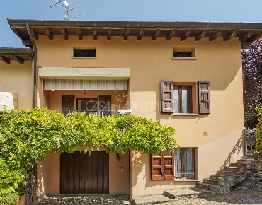 Foto Villa a schiera a Montefiorino La Verna di 154 m² con 5 locali