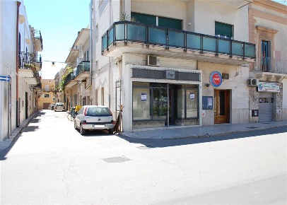 Foto Locale commerciale in CORSO VITTORIO EMANUELE, Palagiano di 25 m²