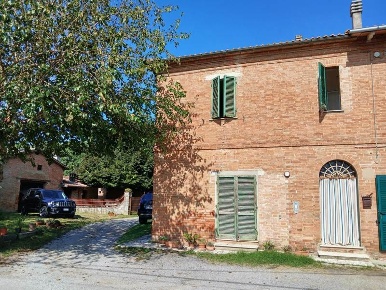 Foto Villa bifamiliare a Montepulciano di 97 m² con 7 locali in vendita
