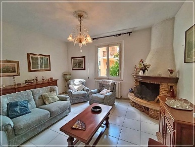 Foto Casa indipendente a Castagneto Carducci Donoratico di 221 m²