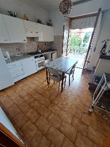 Foto Appartamento a Maiolati Spontini Moie di 205 m² con 6 locali