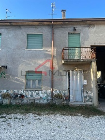 Foto Case semi ndipendenti a Gazzo Veronese Centro di 110 m² con 7 locali