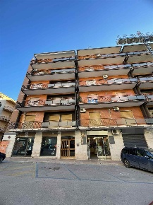 Foto Appartamento a Canosa di Puglia Centro di 150 m² con 6 locali