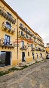 Foto Negozio in Piazza Tonnarazza 9, Palermo Sant'Erasmo di 47 m²