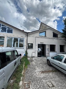 Foto Capannone industriale a Campagnola Emilia di 298 m² con 15 locali
