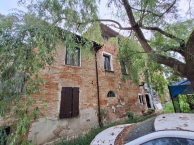 Foto Rustico in Via Cristina 8, Campogalliano di 378 m² con 20 locali