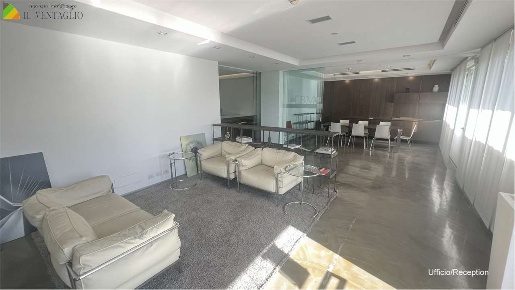 Foto Capannone industriale a Castellarano di 1280 m² con 2 locali
