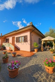 Foto Villa bifamiliare in via pratta, Massa Romagnano di 130 m² in vendita
