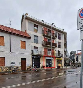 Foto Negozio in Via Roma, Nerviano Centro di 134 m² con 1 locali in vendita
