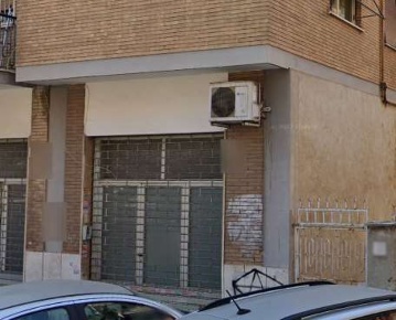 Foto Negozio in Via Gaudenzio Fantoli, Roma Portuense di 72 m² con 1 locali