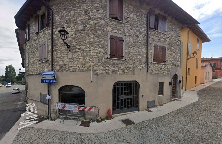 Foto Negozio in Via Trento 64, San Felice del Benaco Centro di 72 m²