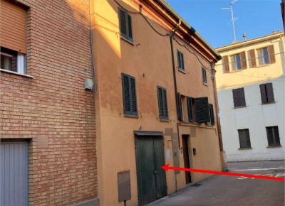 Foto Negozio in Via Giuseppe Garibaldi, Bagnacavallo Centro di 214 m²