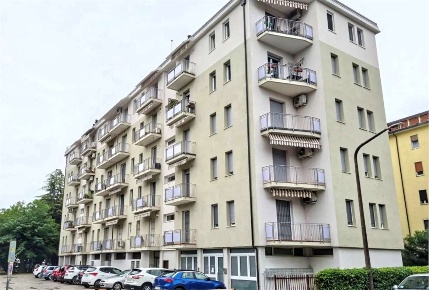 Foto Negozio in Via Antonio Federico Ozanam, Vicenza di 95 m² con 1 locali