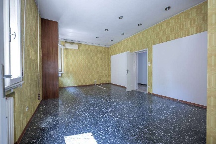 Foto Appartamento a Castelfranco Emilia di 202 m² con 8 locali in vendita