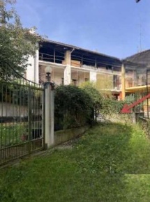 Foto Appartamento in Via Centrale, Castellamonte San Giovanni di 215 m²