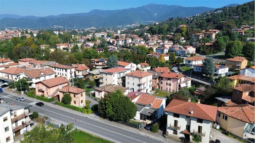 Foto Villa unifamiliare in via Ramera, Ponteranica di 350 m² con 12 locali