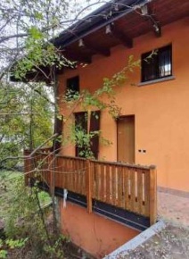 Foto Appartamento in Via Camarelli, San Giovanni Bianco di 61 m² in vendita