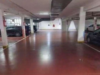 Foto Box in Viale del Tintoretto, Roma Tintoretto di 12 m² con 1 locali