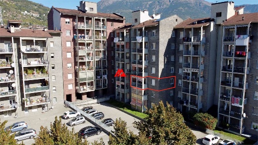 Foto Appartamento in Via Chambery 87, Aosta Centro di 119 m² con 5 locali
