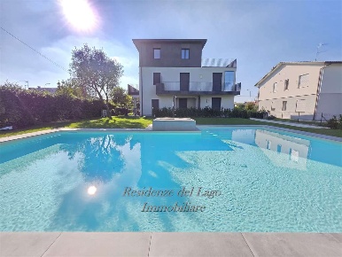 Foto Appartamento in via verona, Sirmione Centro di 124 m² con 3 locali