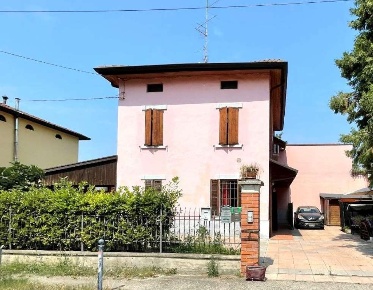 Foto Appartamento in Strada San Polo, Montecchio Emilia Centro di 67 m²