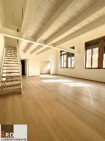 Foto Appartamento a Mantova Centro di 190 m² con 4 locali in vendita
