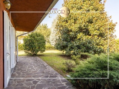 Foto Villa bifamiliare in Via Roma, Casatenovo Rogoredo Valaperta Rimoldo