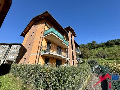 Foto Appartamento a Pontida Centro di 90 m² con 3 locali in vendita