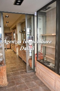 Foto Negozio in Via Roma, Scarperia e San Piero Scarperia di 108 m²